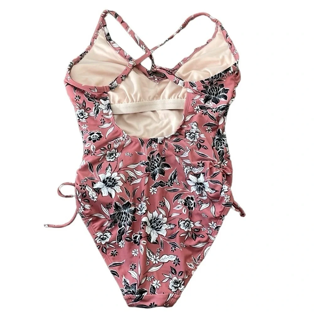Kona Sol One Piece Swim‎ Suit